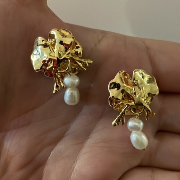 LES NEREIDES Pink Flower 🌸 Pearl Stud Dangle Earrings Anthropologie - Picture 3 of 4